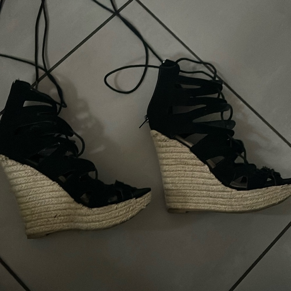 Black strappy Wedges